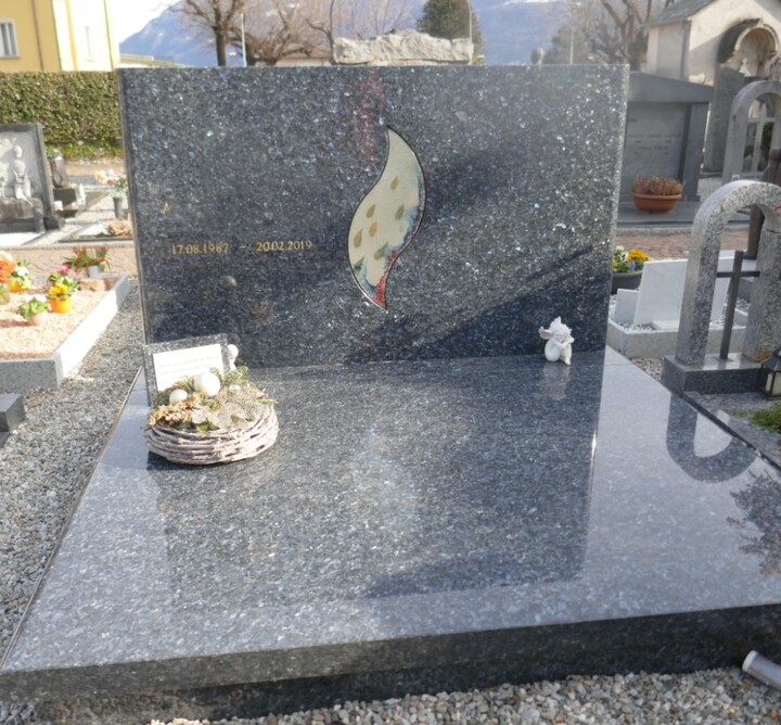 Tomba di Famiglia - Fiamma - Cimitero di Ascona
